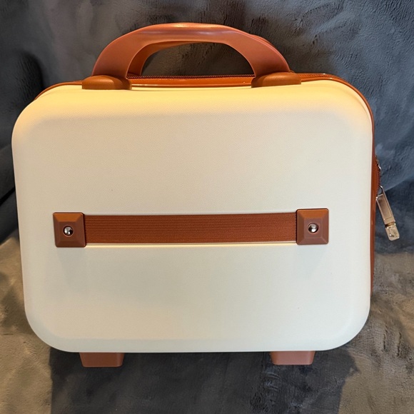 🩷🩷Sanrio Hello Kitty Cream Hardshell Mini Suitcase & 20+ Accessories - Picture 3 of 12